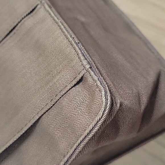 Pouchee Brown Purse Organizer - Picture 12 of 15